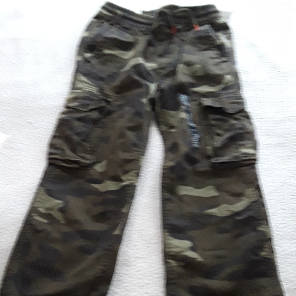 Gap camo pants